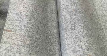临汾芙蓉白S型拉丝面路沿石