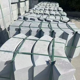 临汾 芝麻灰弧形路沿石