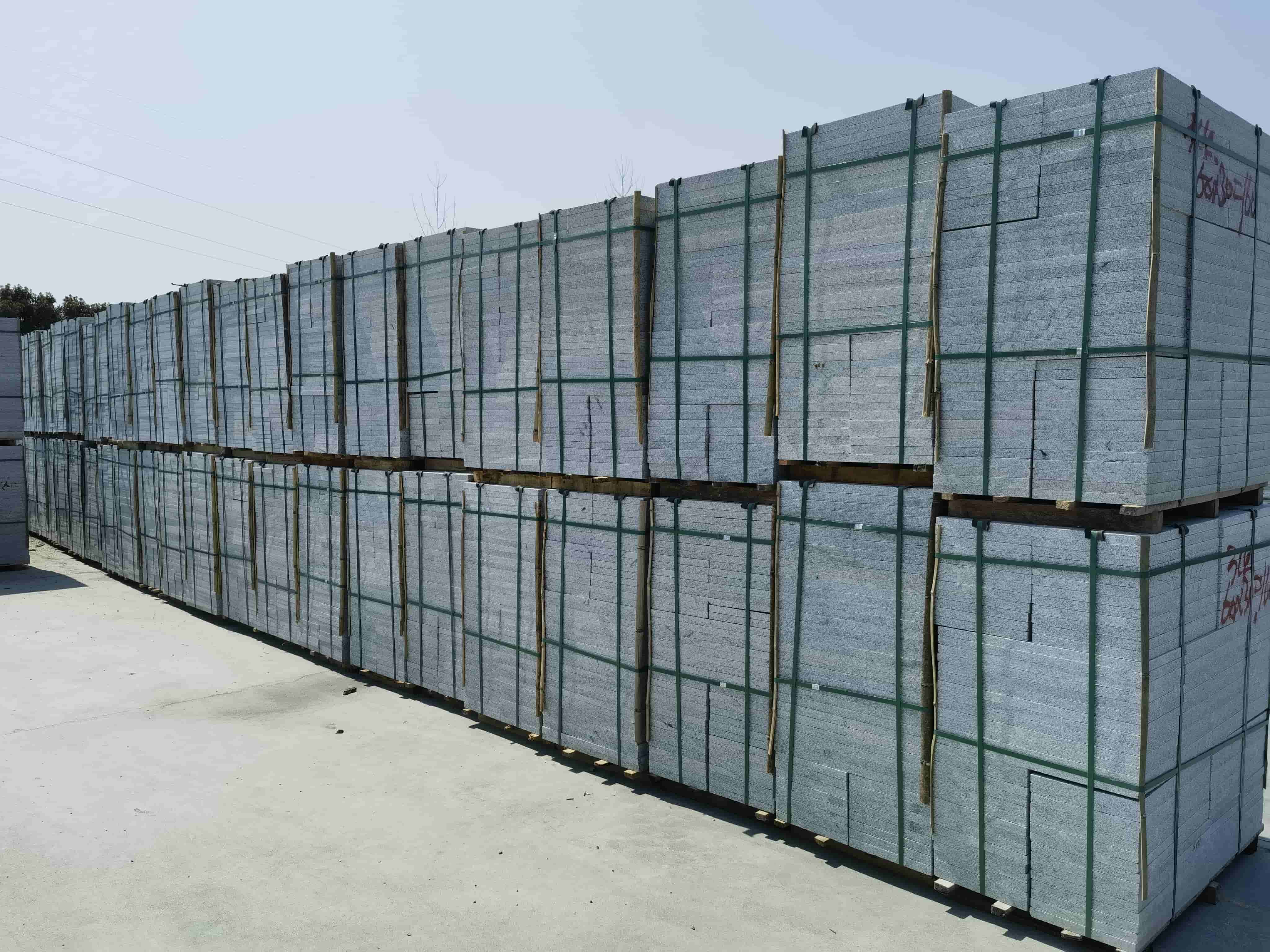 临汾芝麻白火烧300*600处理价：3公分23元，5公分28元