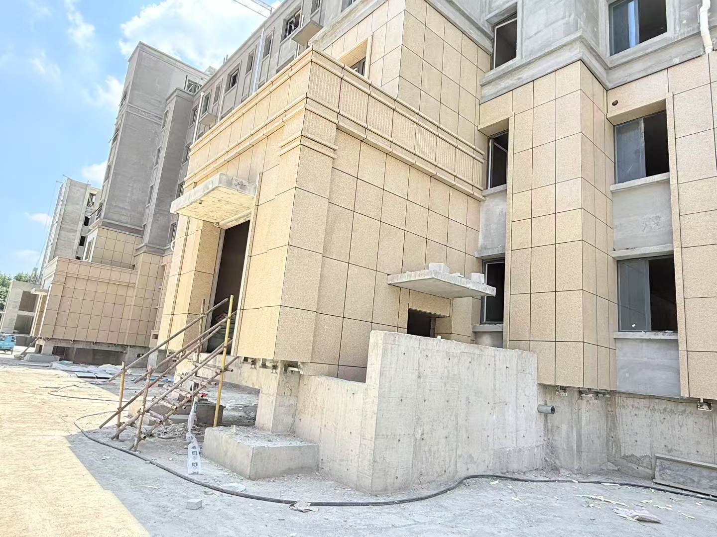 临汾 黄金麻干挂，工地实拍