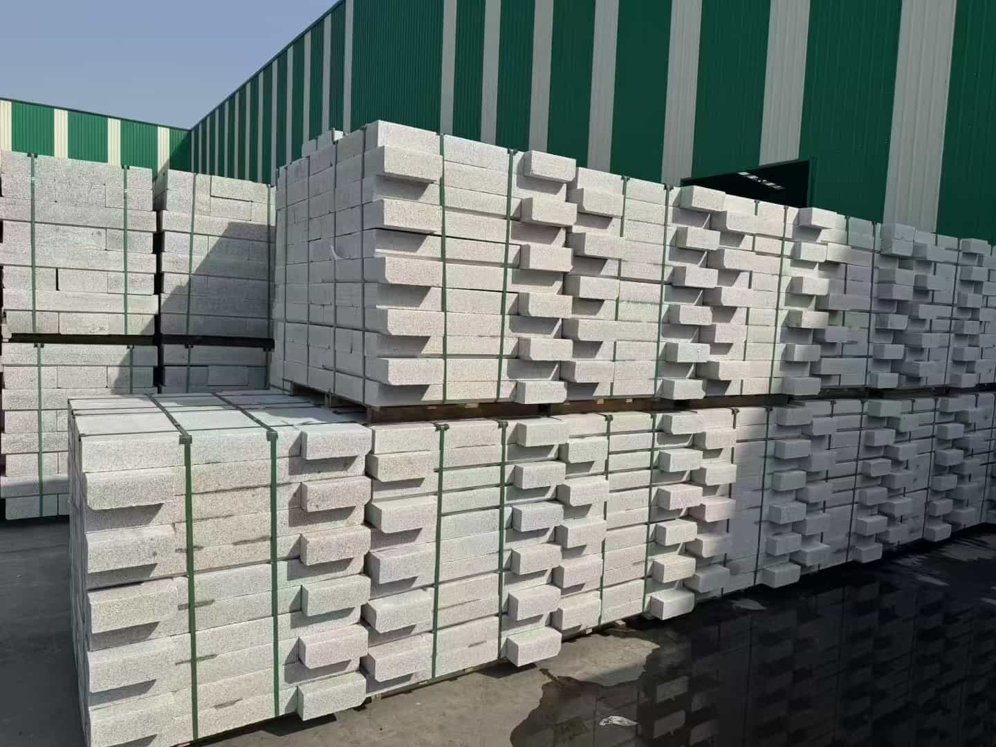 临汾芝麻白路沿石