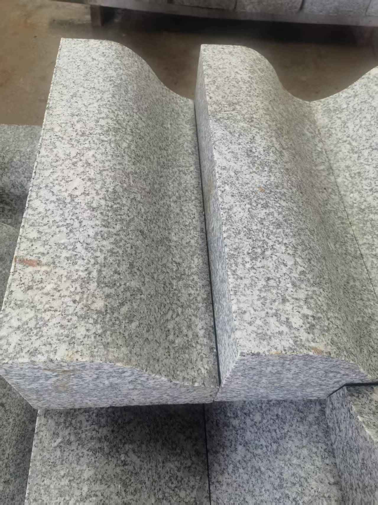 临汾芙蓉白S型拉丝面路沿石