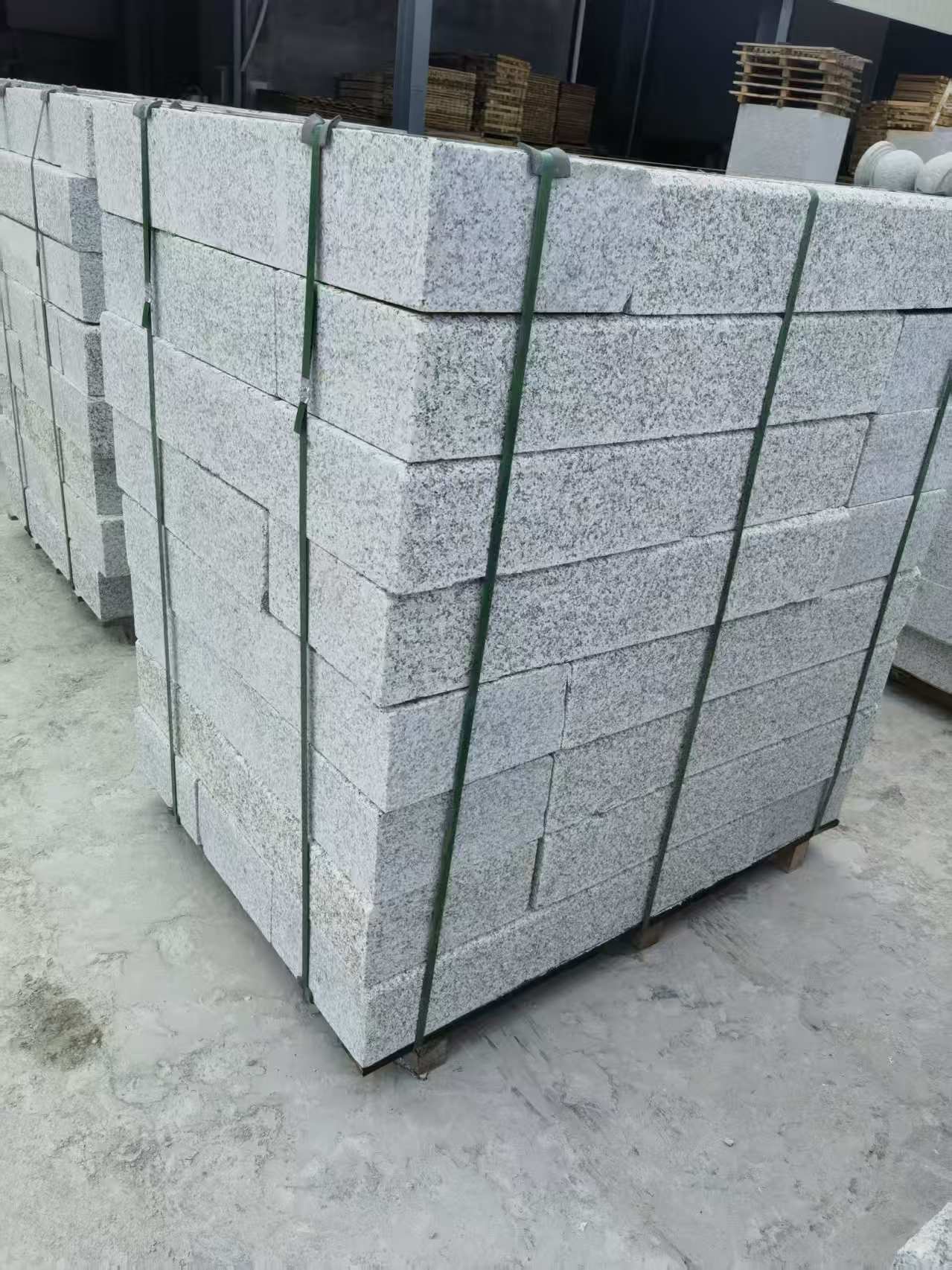 临汾 芙蓉白火烧两面路沿石