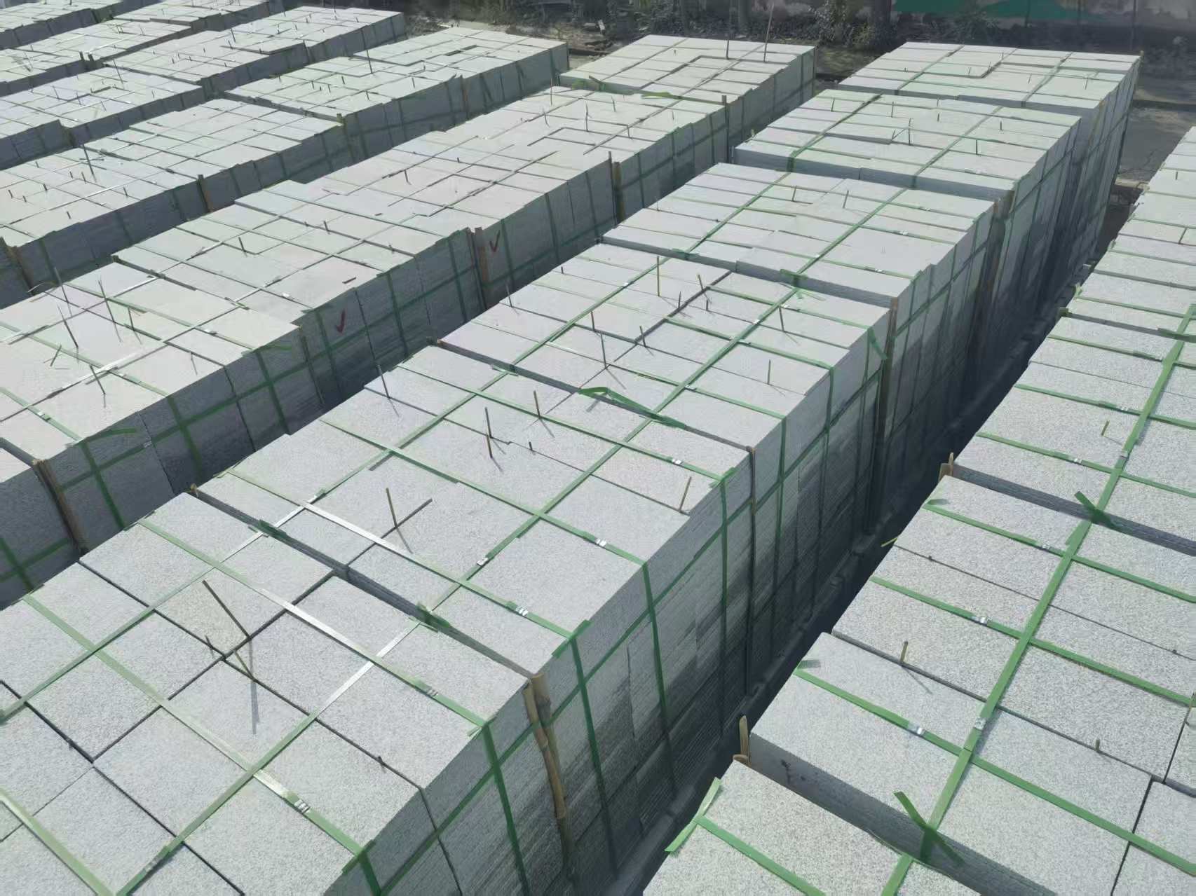 临汾 芝麻白1.8公分火烧300*600地铺，清仓大甩卖