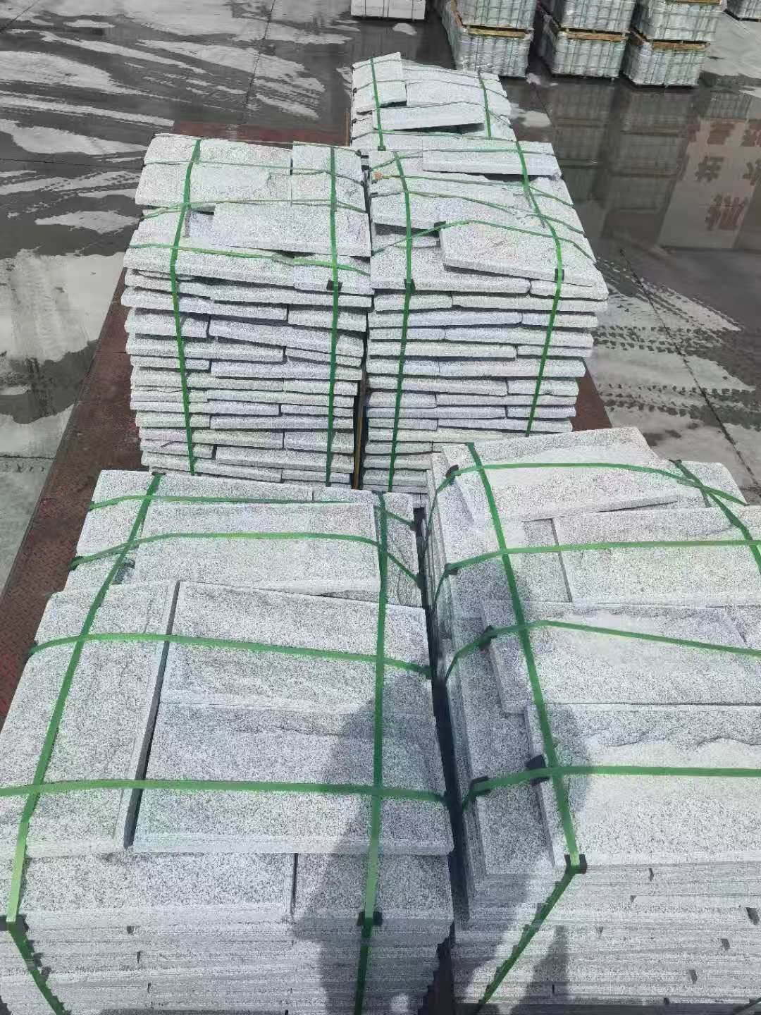 临汾 芝麻白蘑菇石装车出货