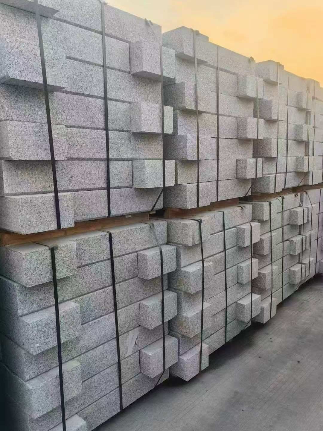 临汾 芝麻白路沿石