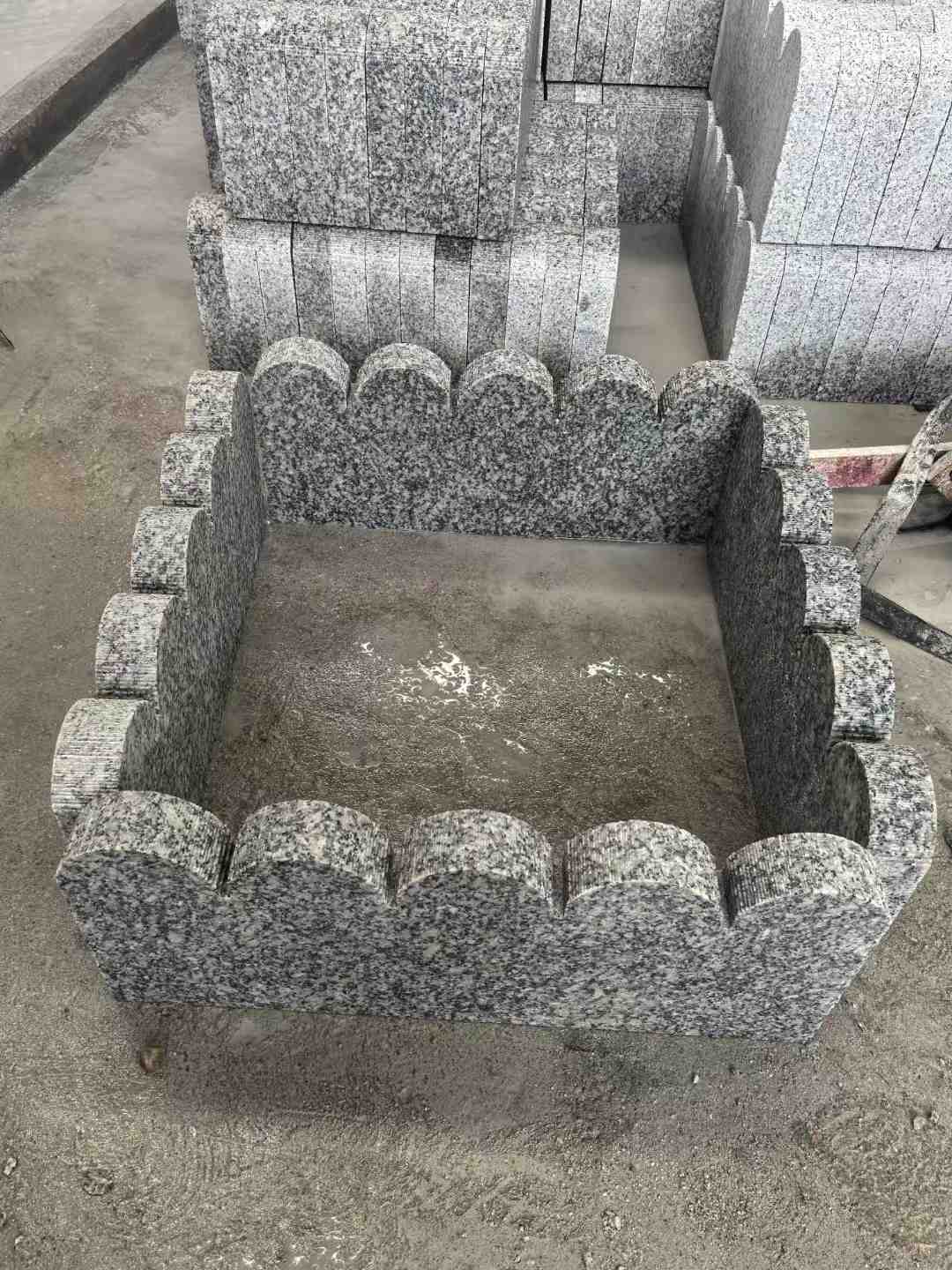 临汾 花边石、花坛围栏石、花池界石、菜园栅栏石、镶边石、波浪状界石介绍