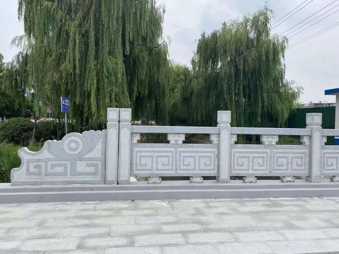 临汾 芝麻灰桥栏杆、河道栏杆安装效果