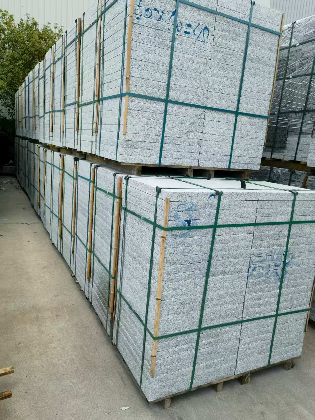 临汾 大花芙蓉白火烧成品，市政园林广场地铺石