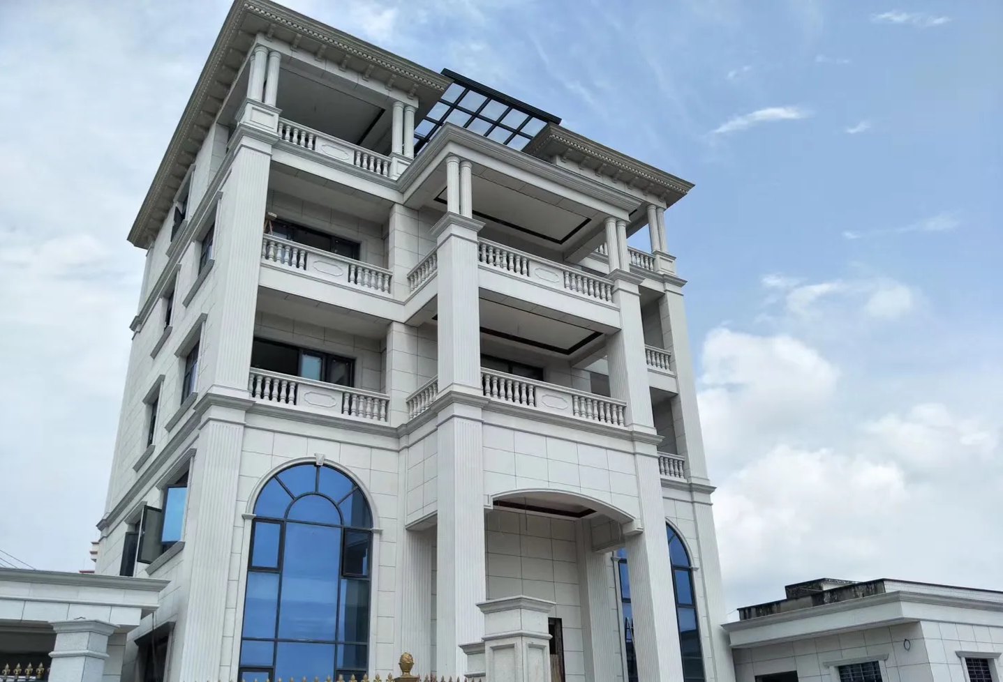 临汾芝麻白别墅干挂效果展示